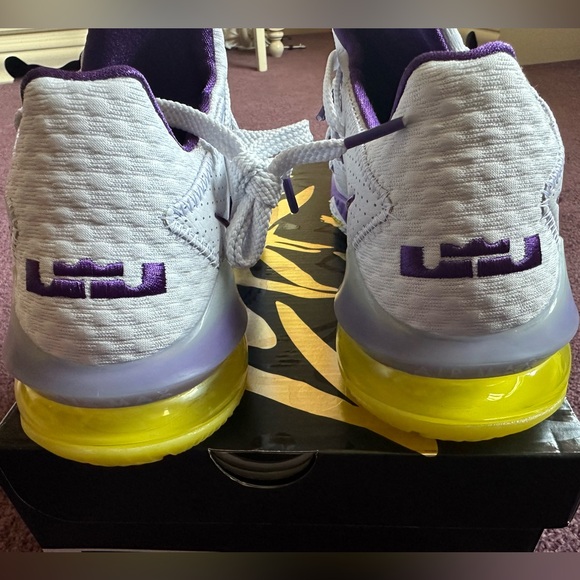Brand New LeBron 17 Low 'Lakers'; Mens size 8.5 - Picture 4 of 11